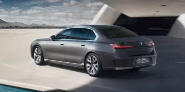 BMW i7